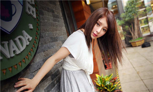 克东想找一个女性生孩子给报酬-｛找个女人生孩子多少钱｝